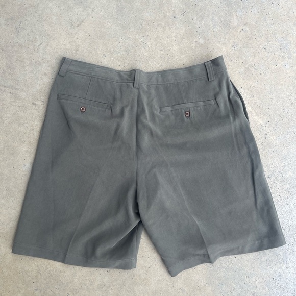 Tommy Bahama Shorts Mens 38 Green 100% Silk Relax Pleated Casual Vacation - Picture 3 of 6